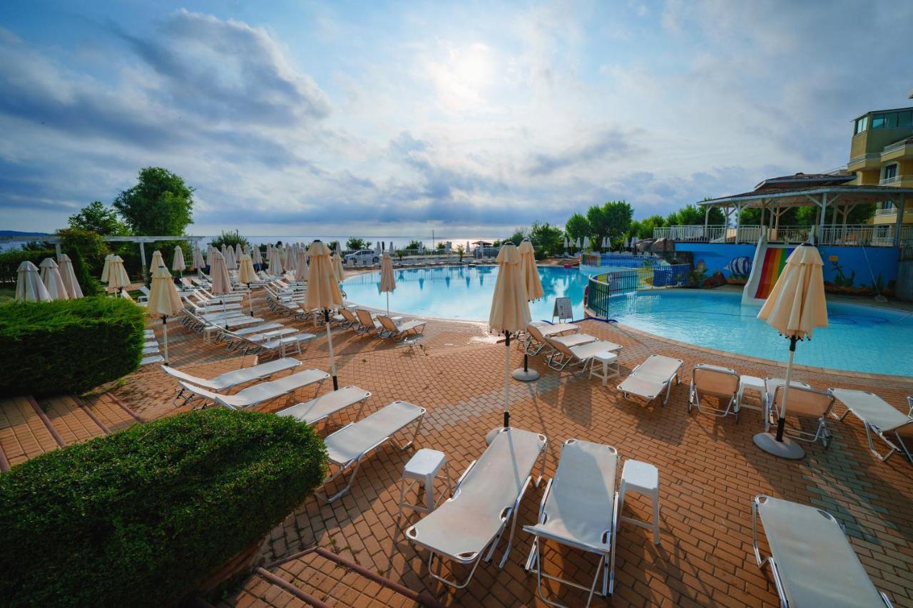 Hotel Perla Beach Club Приморско Экстерьер фото